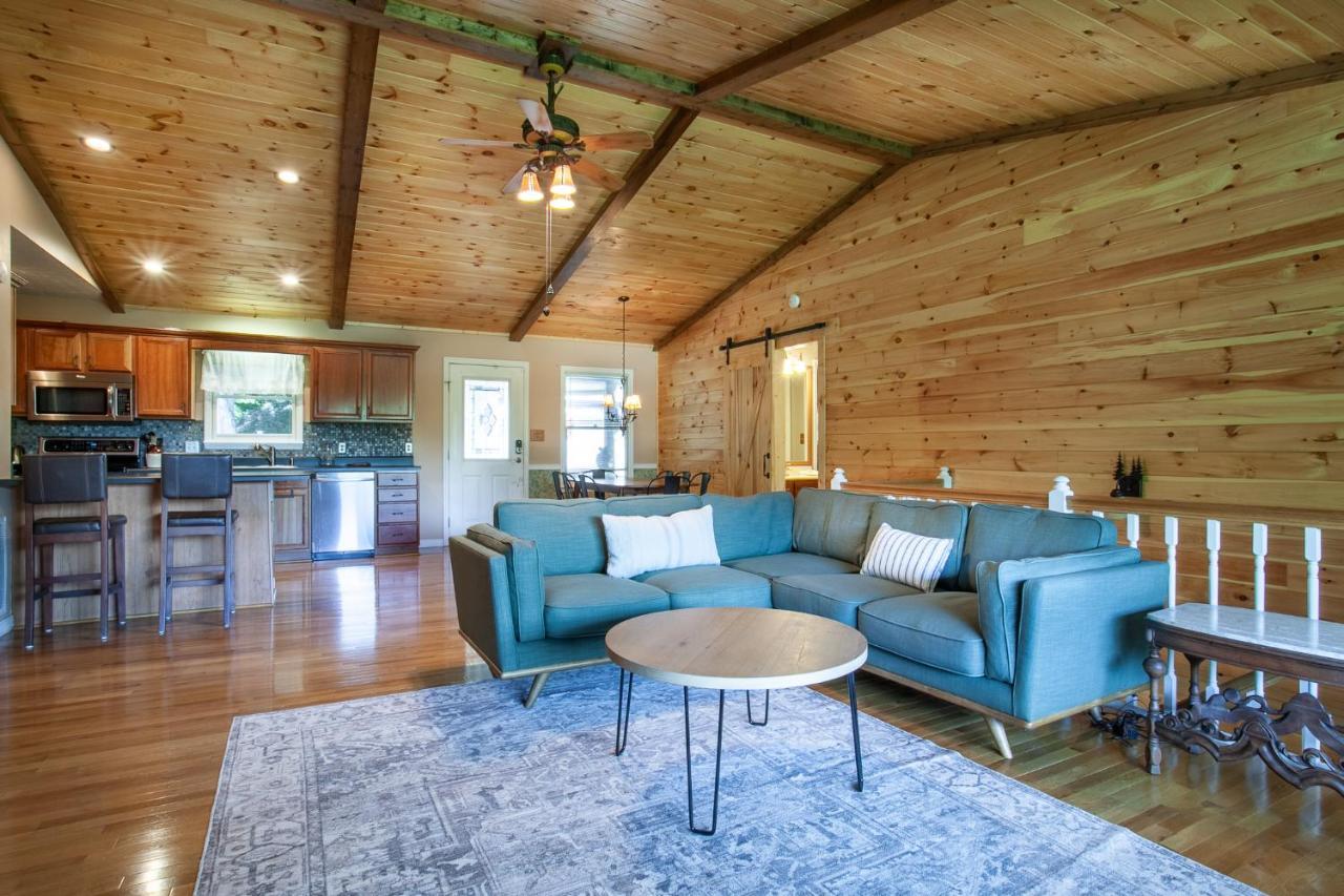 Ole Smoky Bnb - Game Room, Hot Tub, Mtn Views! Pigeon Forge Extérieur photo