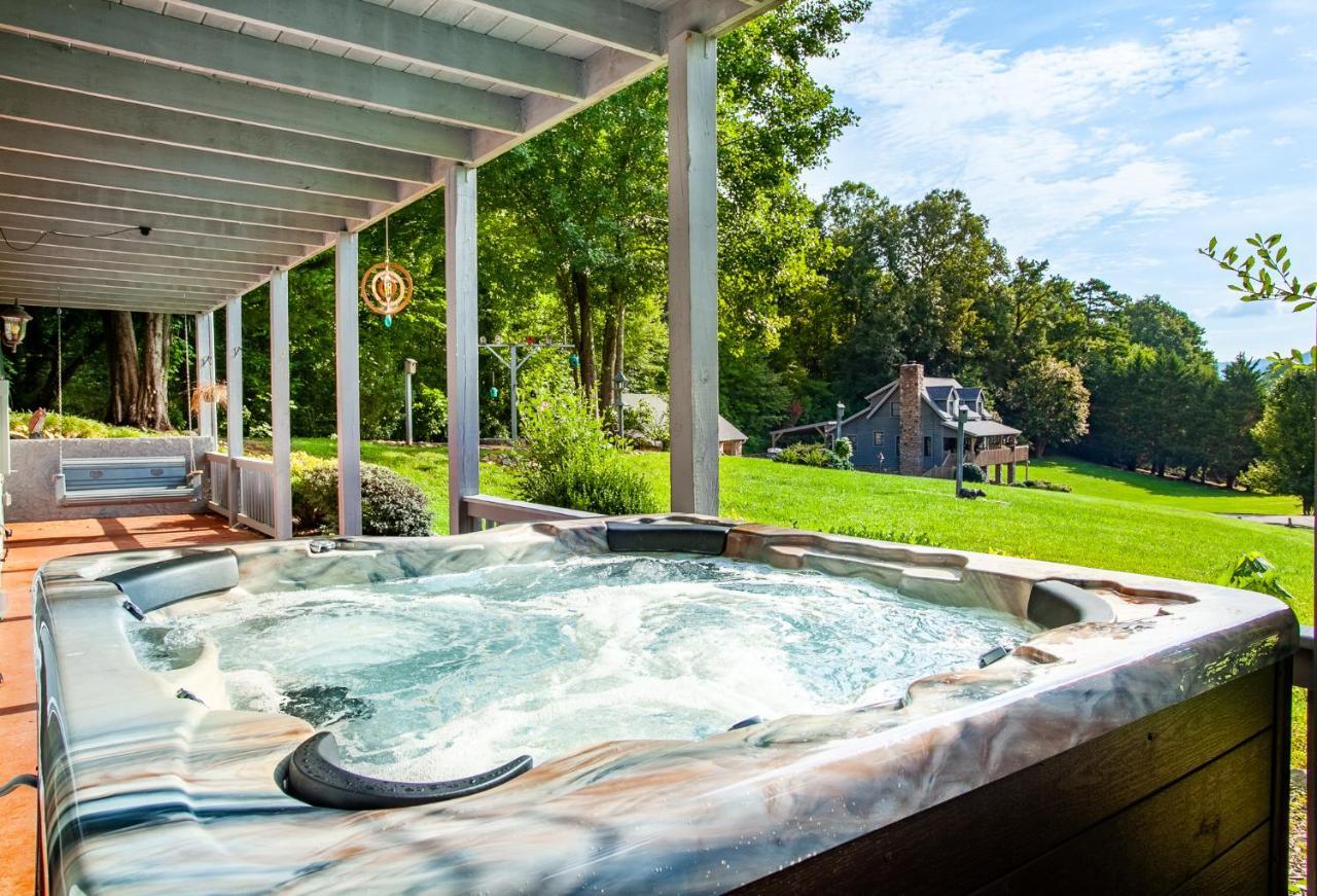 Ole Smoky Bnb - Game Room, Hot Tub, Mtn Views! Pigeon Forge Extérieur photo