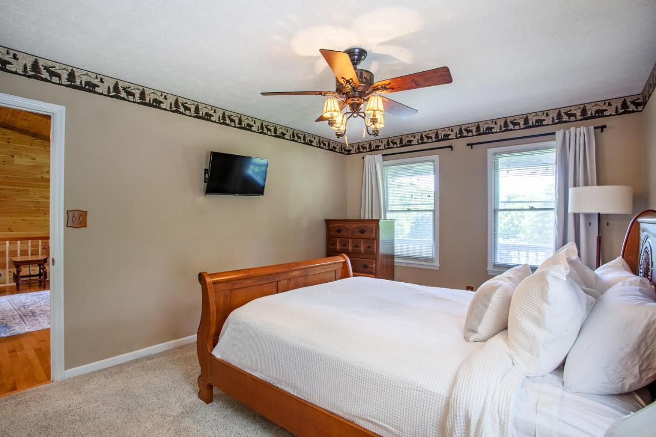 Ole Smoky Bnb - Game Room, Hot Tub, Mtn Views! Pigeon Forge Extérieur photo
