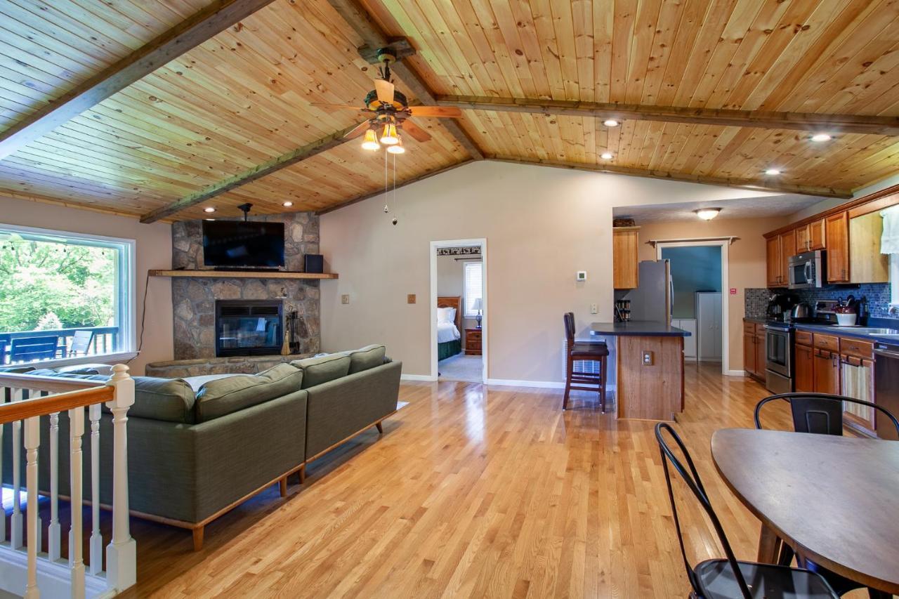 Ole Smoky Bnb - Game Room, Hot Tub, Mtn Views! Pigeon Forge Extérieur photo