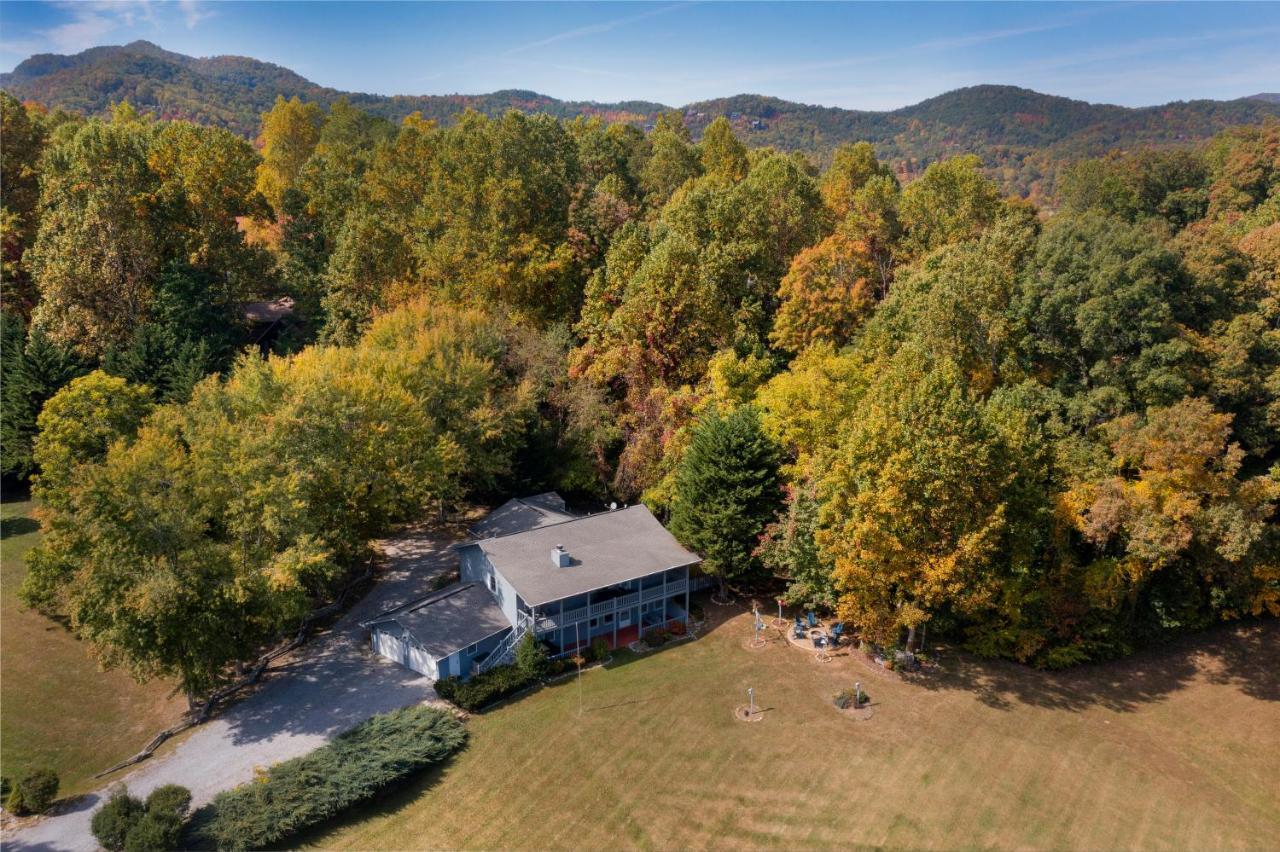 Ole Smoky Bnb - Game Room, Hot Tub, Mtn Views! Pigeon Forge Extérieur photo