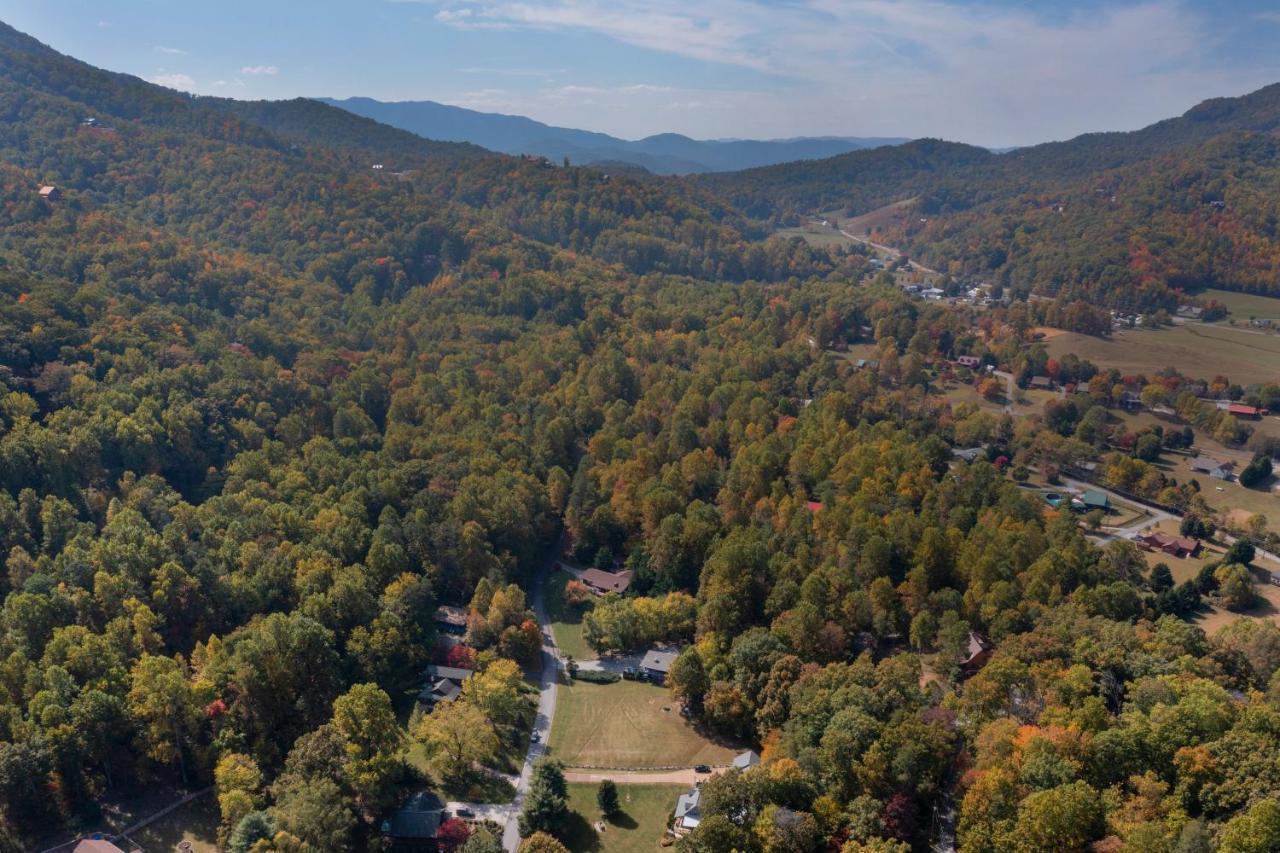 Ole Smoky Bnb - Game Room, Hot Tub, Mtn Views! Pigeon Forge Extérieur photo